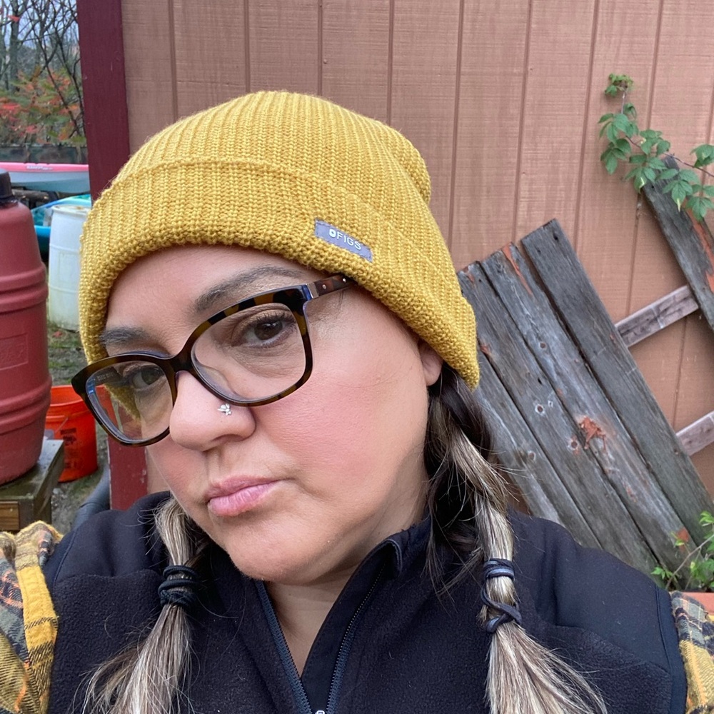 Bright  yellow figs hat , gently worn , like new condition.